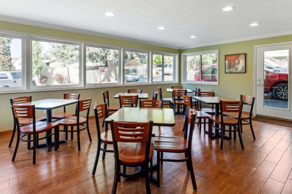 Rodeway Inn Glenwood Springs Bagian luar foto