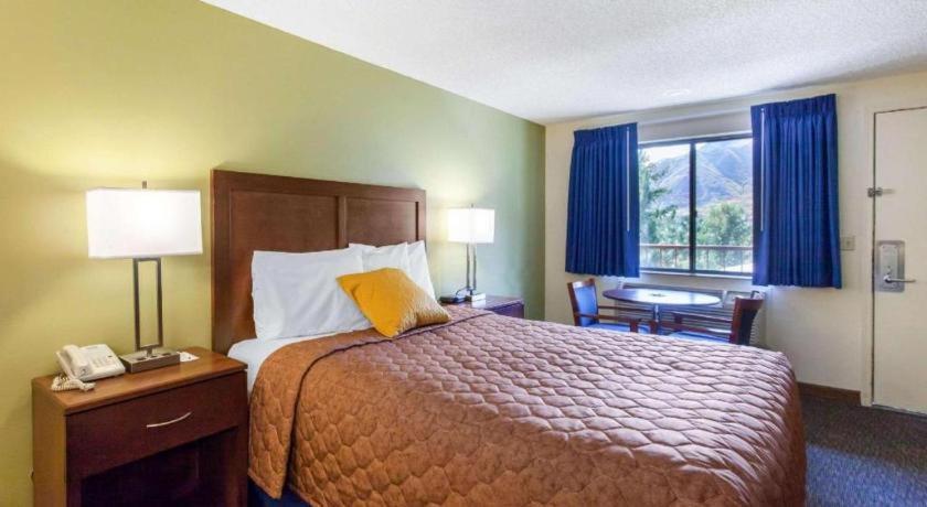 Rodeway Inn Glenwood Springs Bagian luar foto